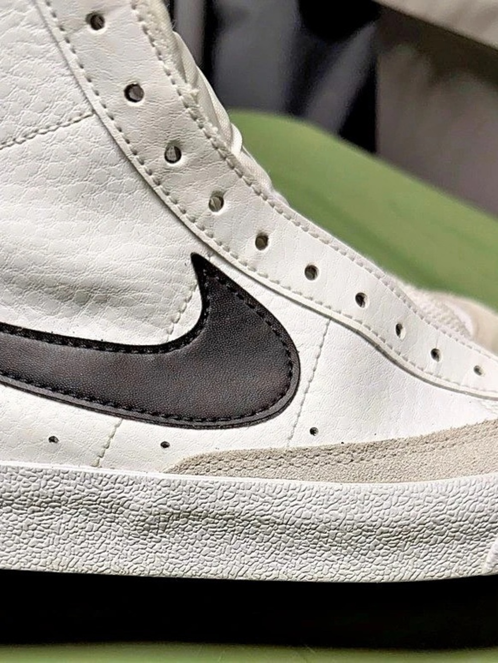 Nike Blazer Mid '77 Vintage Sneakers White & Black US 6.5